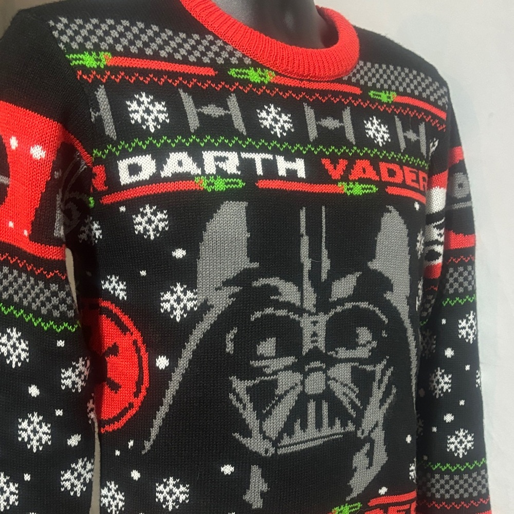 Star Wars Men's Crewneck Sweater - Black, Red, and Green
Size: small
